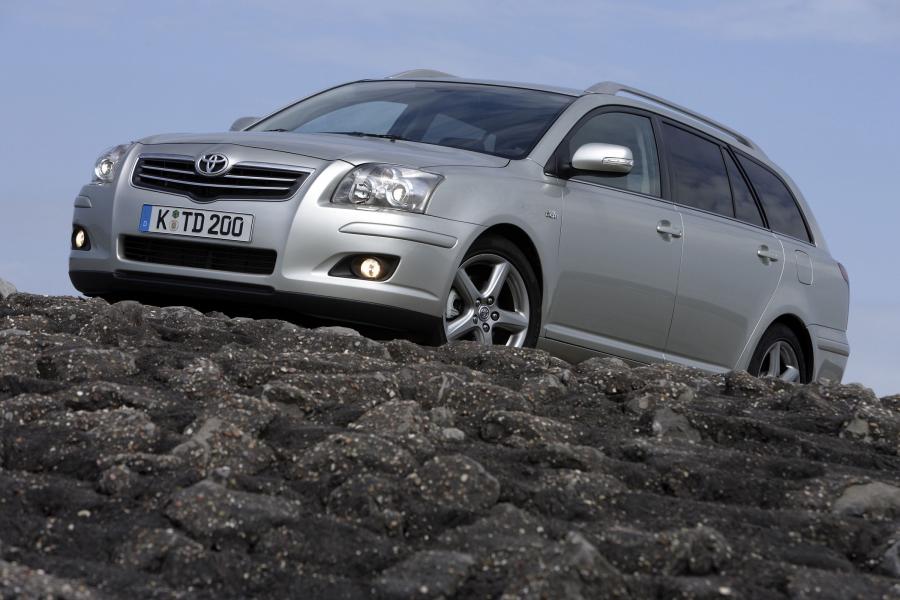  Toyota Avensis Wagon 2006 года  (фото 53 из 71)